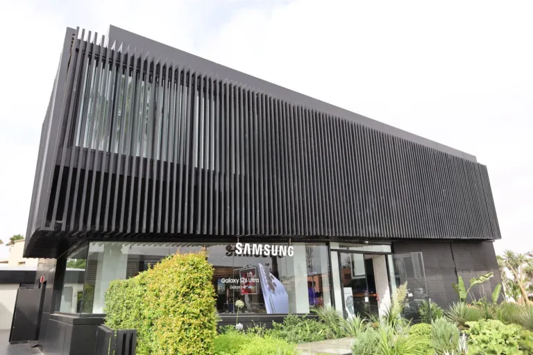 Aikad Group — façade, boutique Samsung
