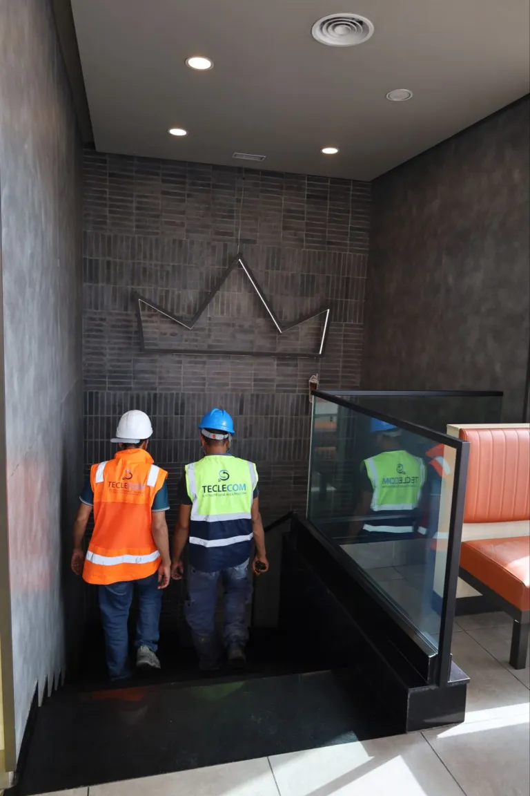 Burger King — zone technique, techniciens Teclecom