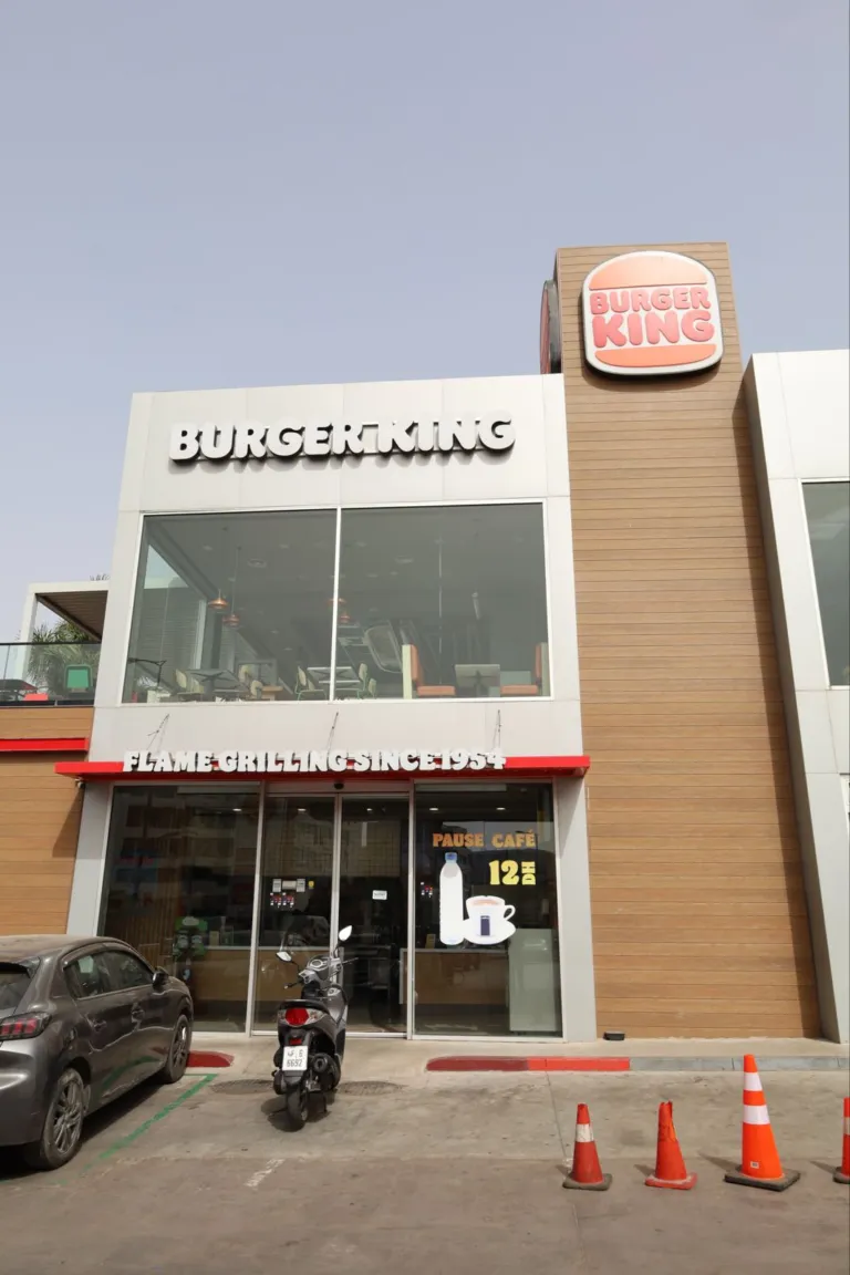 Restaurant Burger King — façade et entrée