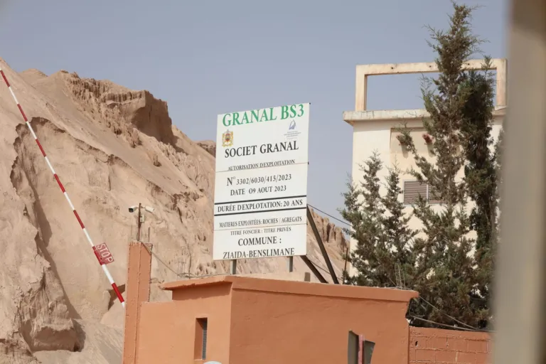 Carrière Granal BS3 — panneau d’autorisation d’exploitation